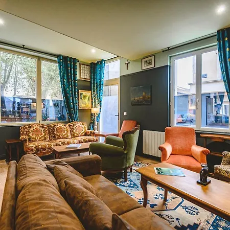 Commodore - 7 Apartment